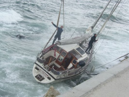 Ancheta în cazul yachtului eşuat bate pasul pe loc: cetăţeanul german n-a fost audiat